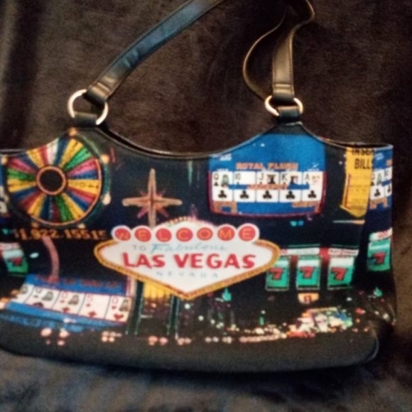 Fendi - Paul Frank - Puma - Tommy H. - Aldo - Frankie & Johnie - One of a kinds - Picture 10 of 16